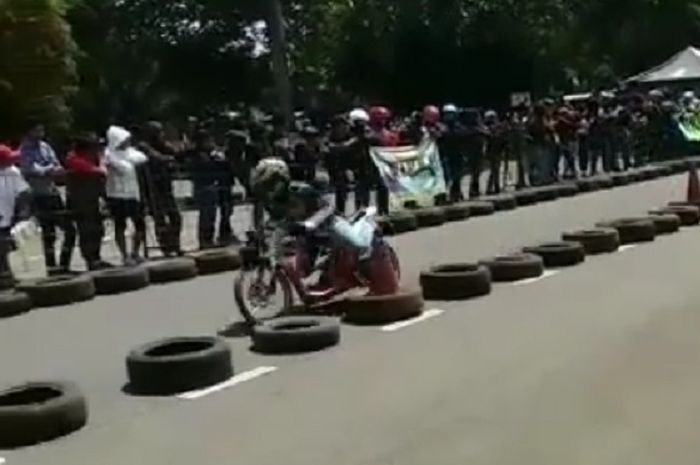 Wow, pesilat peraih emas Asian Games 2018, Hanifan YK, bernyali di atas motor drag