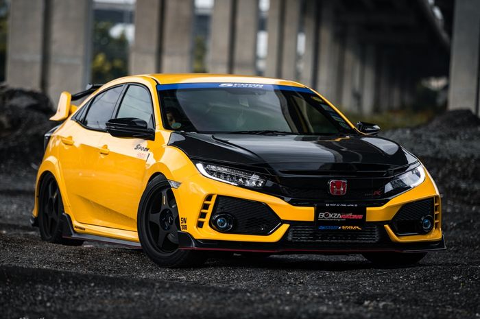 Modifikasi Honda Civic Turbo tampil modis dan sporty dengan konsep Spoon Sports