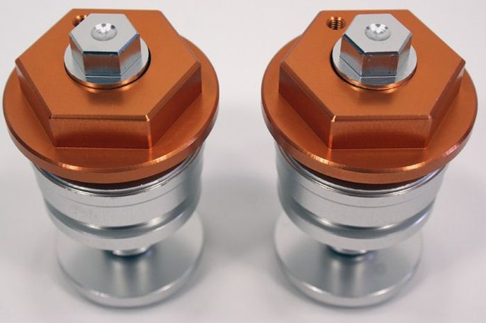 Preload sok depan dipasang menggantikan penutup sok orisinil