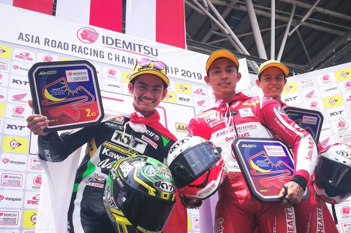3 pembalap Indonesia sapu bersih podium race 1 AP250 ARRC Malaysia