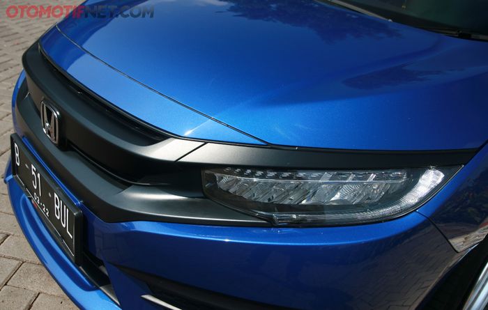 Panel chrome di grill depan Honda All new Civic Turbo dicat matte black, bikin beda 