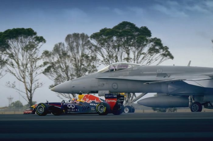 Ketika mobil F1 Daniel Ricciardo adu cepat dengan pesawat jet