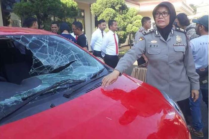 Barang bukti mobil hasil rampokan