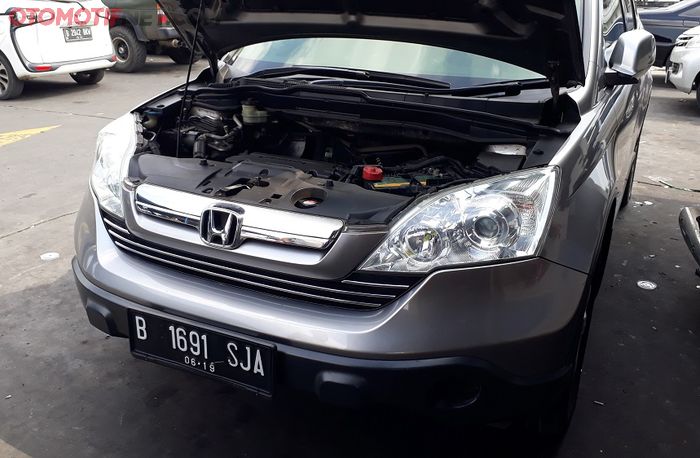 Ruang mesin Honda CR-V generasi ke-3