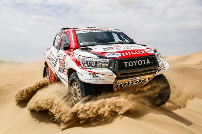Nasser Al-Attiyah di Reli Dakar 2019 dengan Toyota Hilux