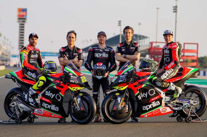 Tim Aprilia 2020. Pembalap akan menjalani sejumlah tes medis sesuai protokol kesehatan untuk berlaga di MotoGP 2020