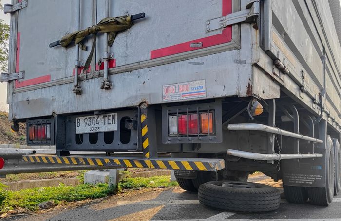 Ban Truk yang dicuri oleh para pelaku