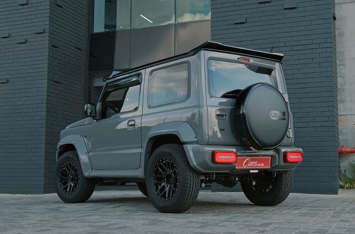 Tampilan belakang modifikasi Suzuki Jimny JB74 ala G-Class