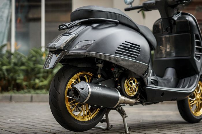 Tips pasang knalpot racing pada motor vespa matik.
