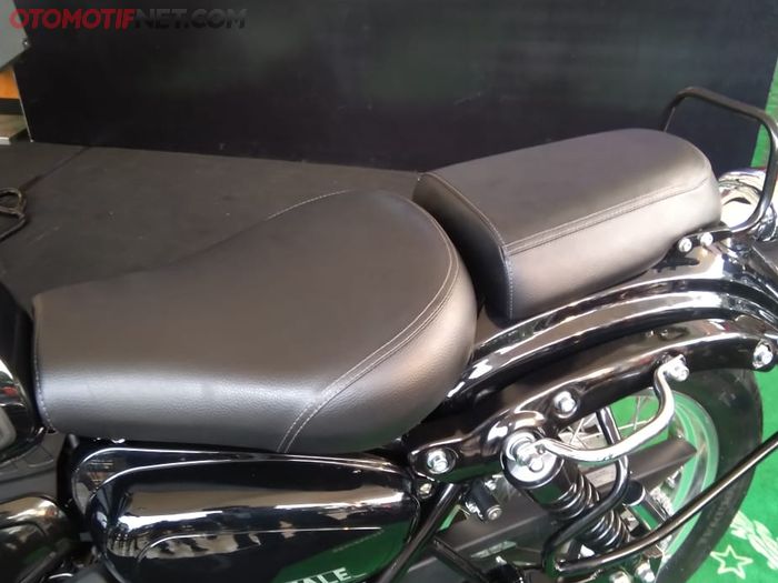 Benelli Imperiale 400 jok terpisah