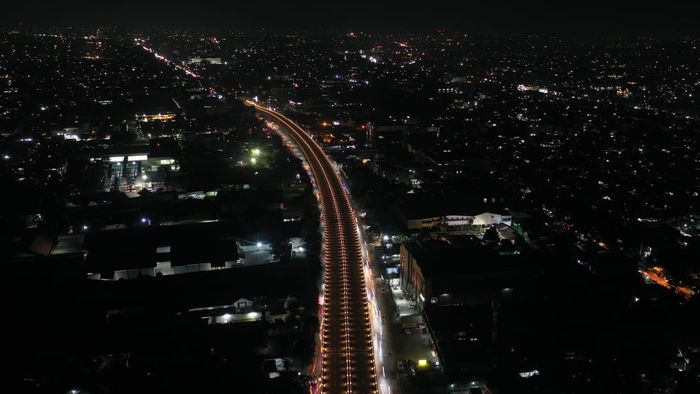 Kementerian PUPR melalui Direktorat Jenderal Bina Marga secara resmi mengoperasionalkan flyover Kopo sepanjang 1,3 km di Kota Bandung, Jawa Barat