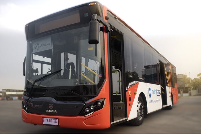 TransJakarta meluncurkan layanan baru dengan bus Metrotrans Low Entry ditenagai Scania dan karoseri produksi Laksana Semarang