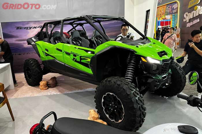 Kawasaki Teryx4 H2 menggunakan mesin Kawasaki H2 dan muat 4 penumpang 