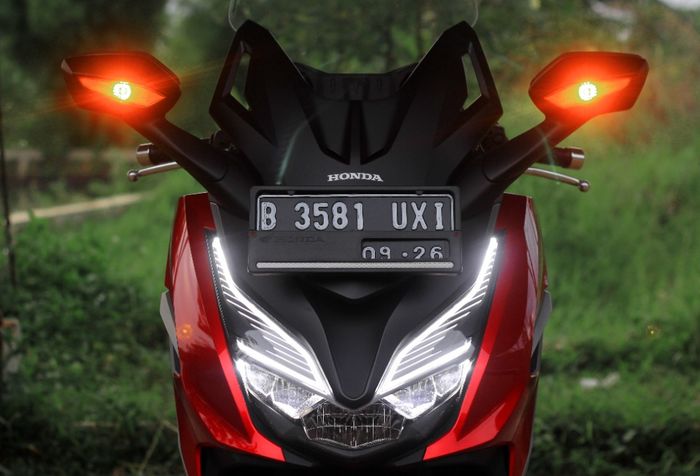 Honda Forza 250 model 2021 tetap memiliki lampu full LED dengan desain yang mewah