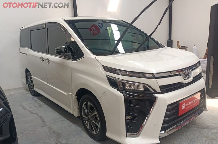 Toyota Voxy bekas tahun 2018