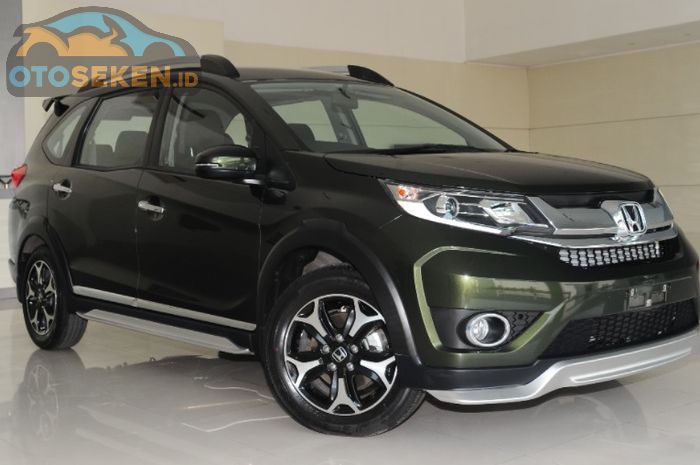 Spesifikasi dan kisaran harga Honda BR-V E-Prestige 2015 seken.
