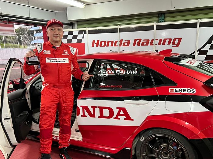 Alvi Bahar raih kemenangan di ISSOM putaran 4 dengan Honda Civic Type R