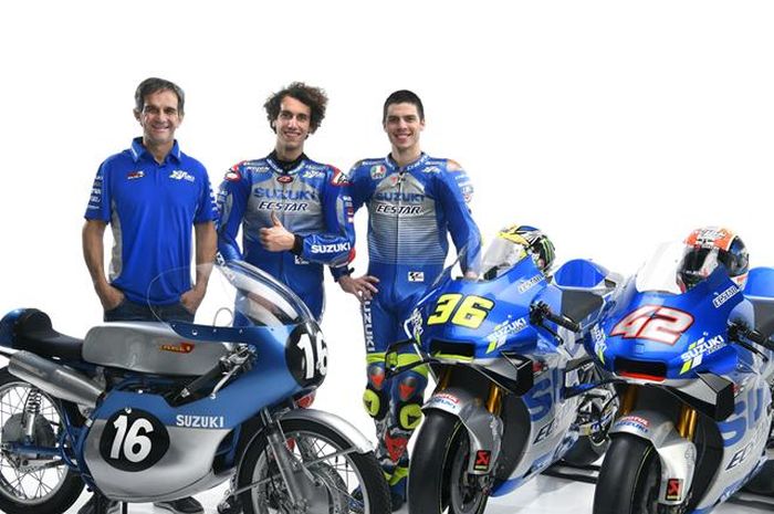 Davide Brivio bersama para pembalap tim Suzuki