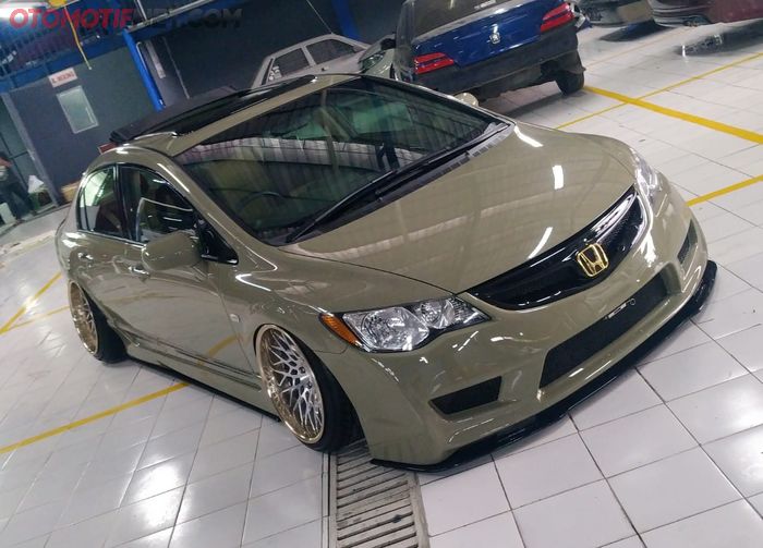 Honda Civic FD tampil kece pasang ragtop Webasto