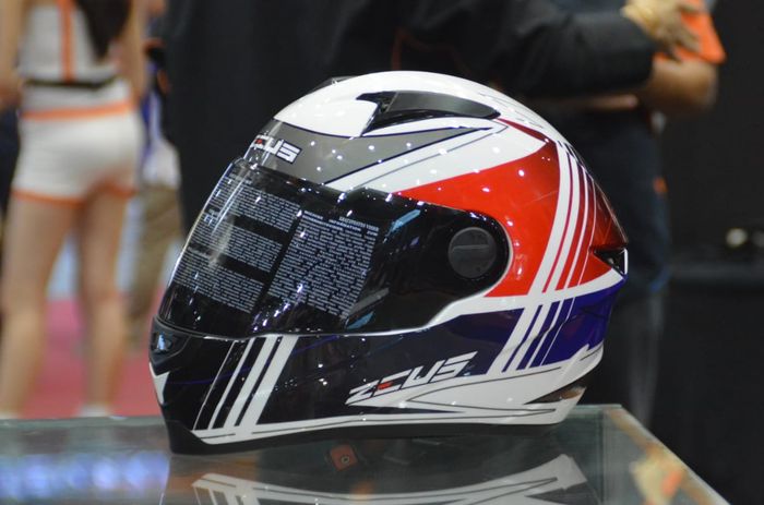 hadiah helm dari KTM
