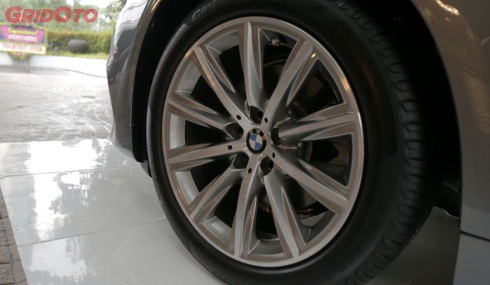 Pelek BMW 520i Luxury Line