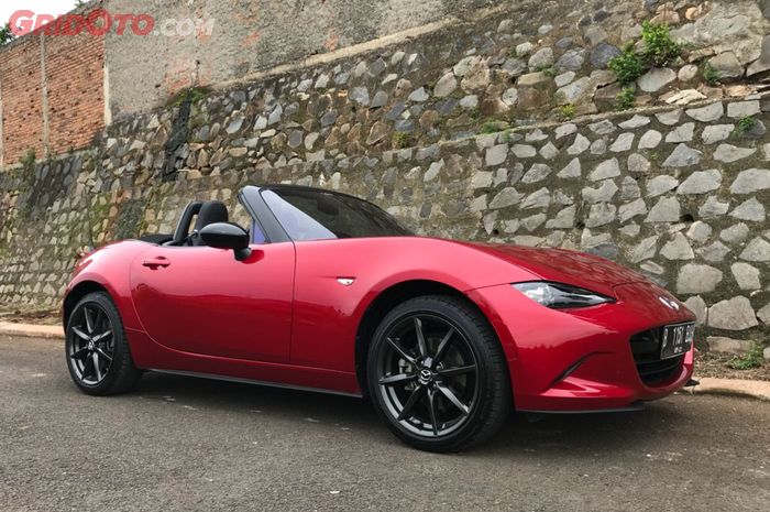 Salah satu kelemahan Mazda MX-5 adalah kepraktisanya