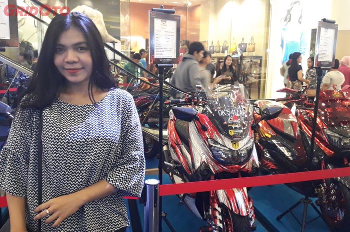 pengunjung Big Bang Customaxi Yamaha di Atrium Mall Pejaten Village