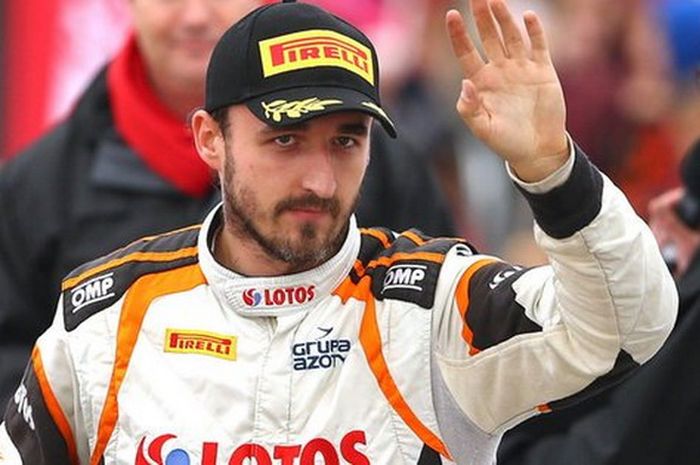 Setelah beberapa tahun berkompetisi di kejuaraan reli dunia, Robert Kubica dikabarkan kembali ke balap F1 tahun depan