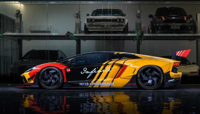 Lamborghini Aventador pakai kelir ala mobil balap