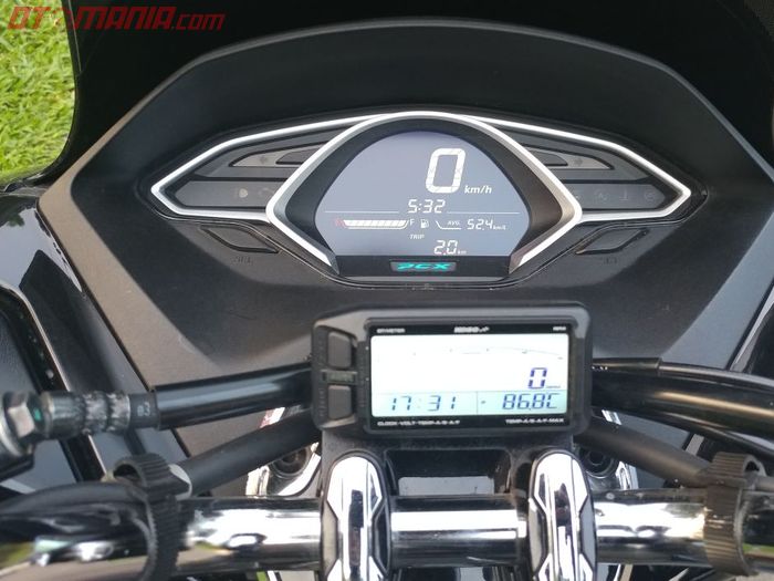 EFI multi meter merek Koso terpasang di All New PCX 150