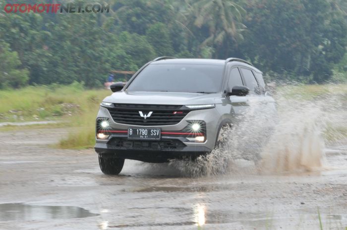 Wuling Almaz RS, SUV dengan banyak fitur pintar, awal tahun 2023 kena promo