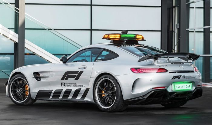 Mercedes-AMG GT R versi Safety Car F1 2018