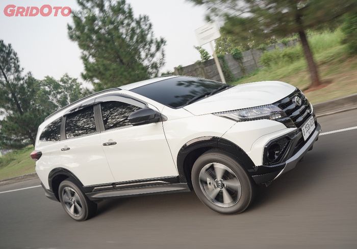 Toyota Rush GR Sport AT