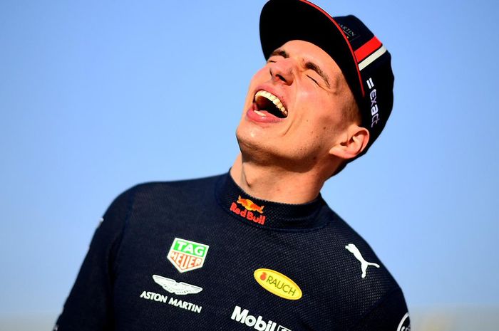 Menurut penasihat Red Bull, Dr Helmut Marko, Mercedes bisa saja melakukan pergerakan luar biasa dengan menggaet Max Verstappen