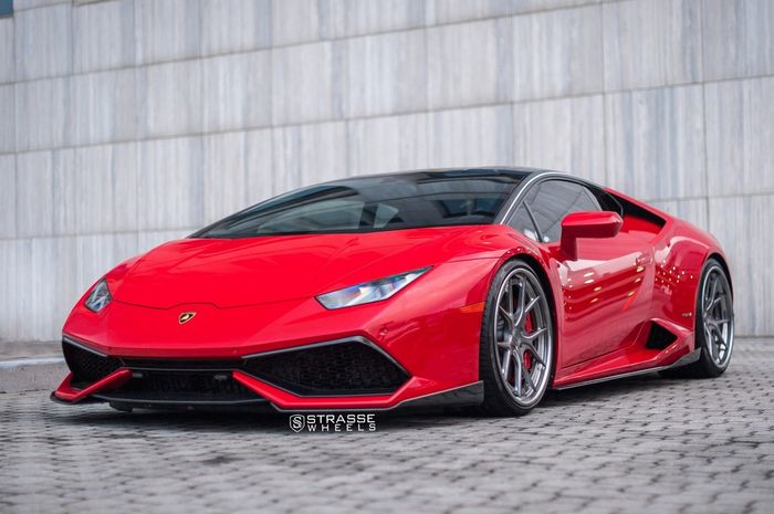 Modifikasi Lamborghini Huracan tampil stylish pakai warna merah Ferrari dan pelek baru