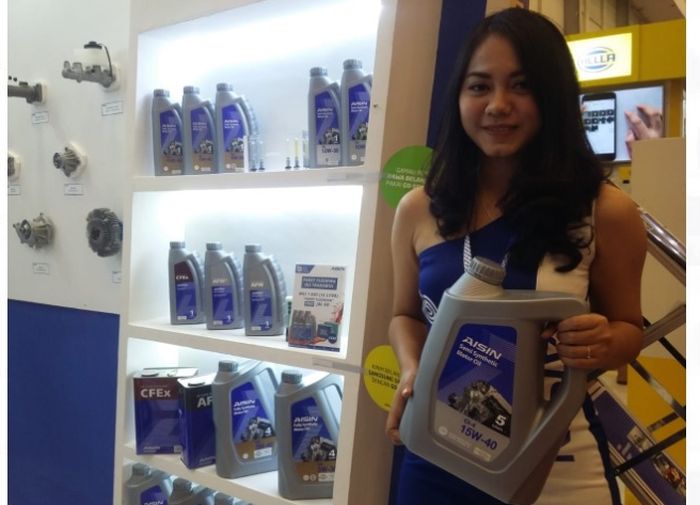 Aisin Motor Oil berikan promo di GIIAS 2018