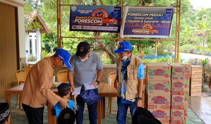 Donasi diberikan kepada anak yatim dan panti jompo