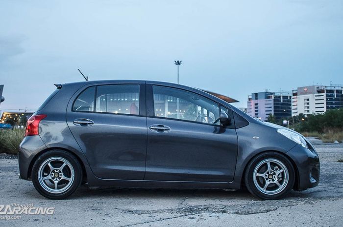 Kisaran harga dan spesifikasi Toyota Yaris Bakpao E seken tahun 2006 dan 2007.
