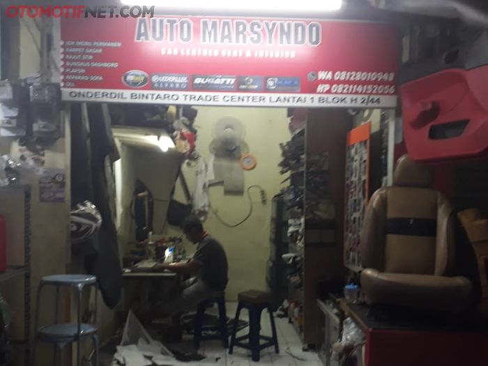 Auto Marsyndo, Bengkel Spesialis Kulit Jok dan Interior Mobil di Bintaro Trade Center (BTC).