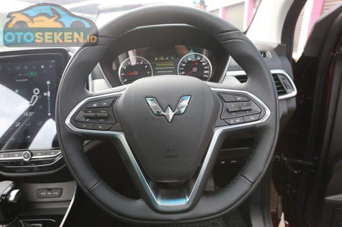 Tips mengecek kondisi setir mobil seken.