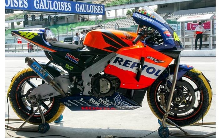 Generasi pertama Honda RCV yakni RCV211V lahir tahun 2002, 