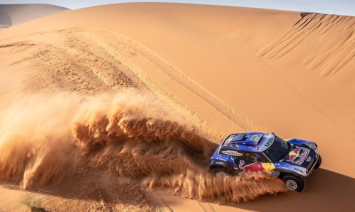 Untuk Reli Dakar 2019, Carlos Sainz bergabung di tim MINI