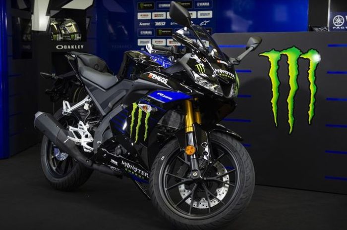 Livery yang dipakai mirip dengan M1 di MotoGP