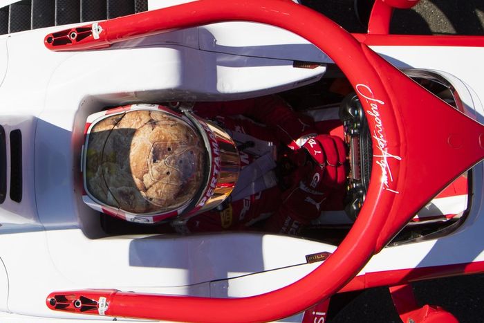 Livery helm tumpukan ayam goreng KFC dipakai Sean Gelael di balap F2 2019