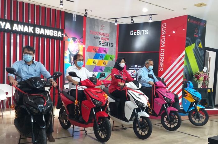 Grand opening dealer Gesits dd Wisma SMR, Sunter, Jakarta Pusat