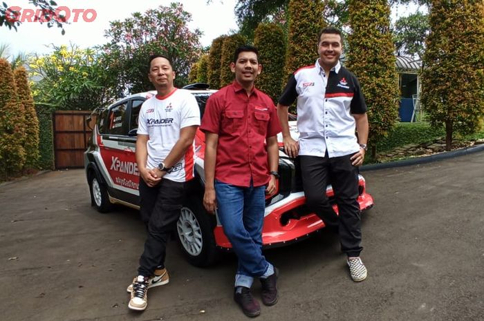 Tester GridOto Aries, bersama Rifat dan Ringgo sedang ulas Xpander