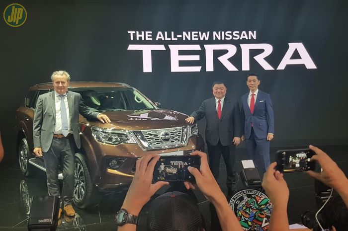 Peluncuran Nissan Terra di GIIAS 2018