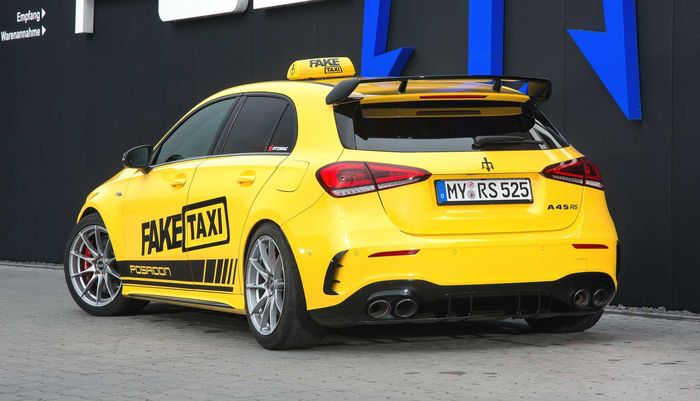 Modifikasi Mercedes-AMG A45 hasil garapan Posaidon