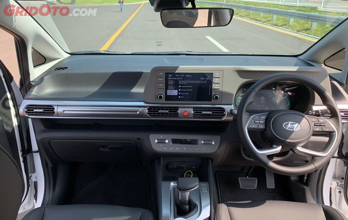 Interior Hyundai Stargazer tipe Prime.