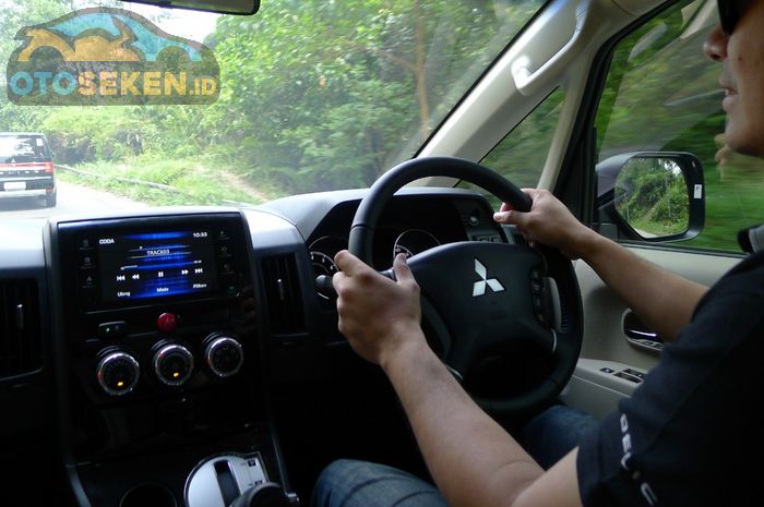 Setir mobil bergetar saat dijalan